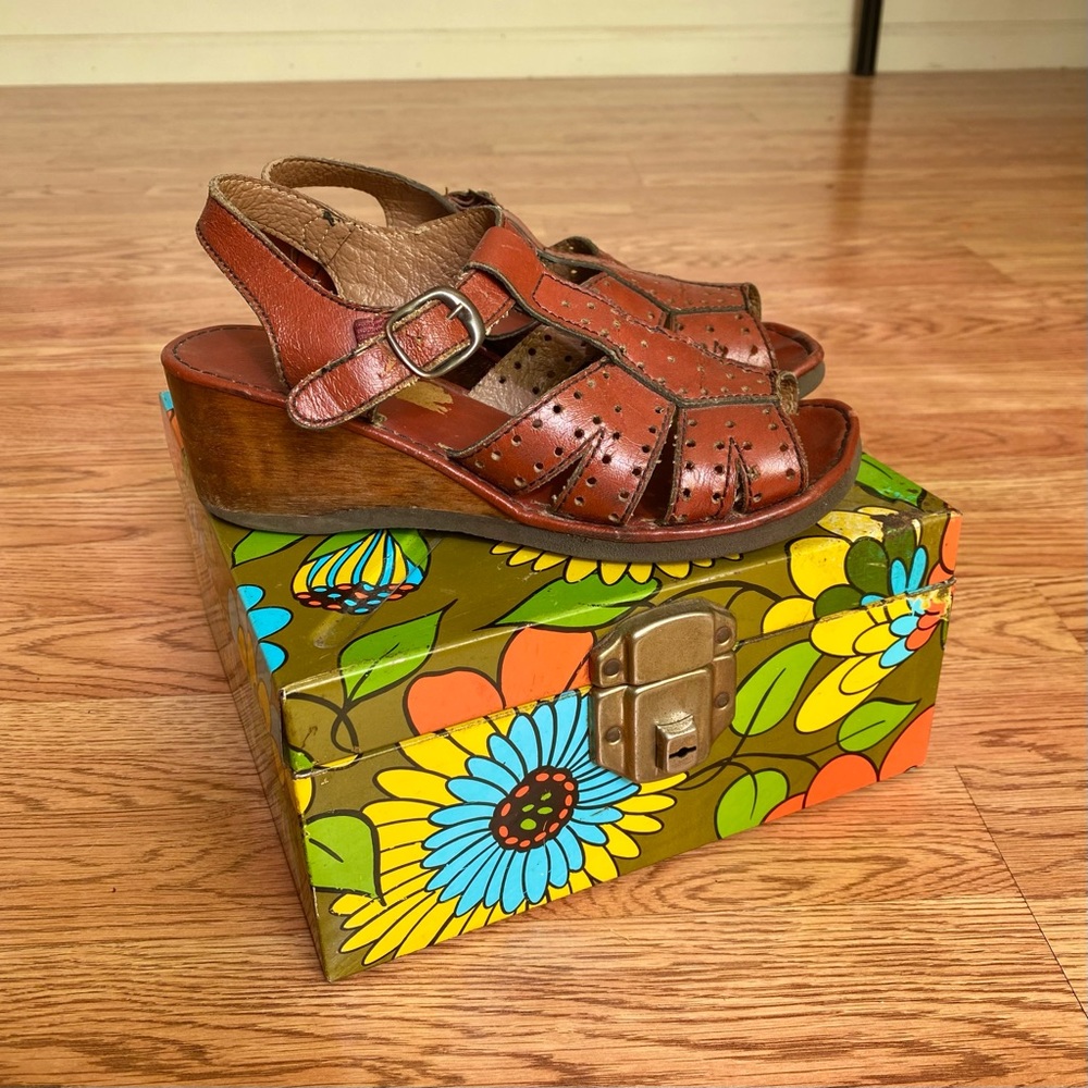 Vintage 70’s wedge sandals